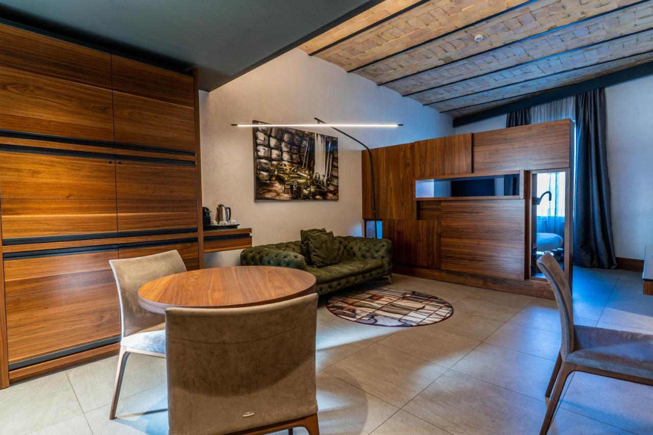 Gasometer Urban Suites Rome Exterior photo A suite at the hotel